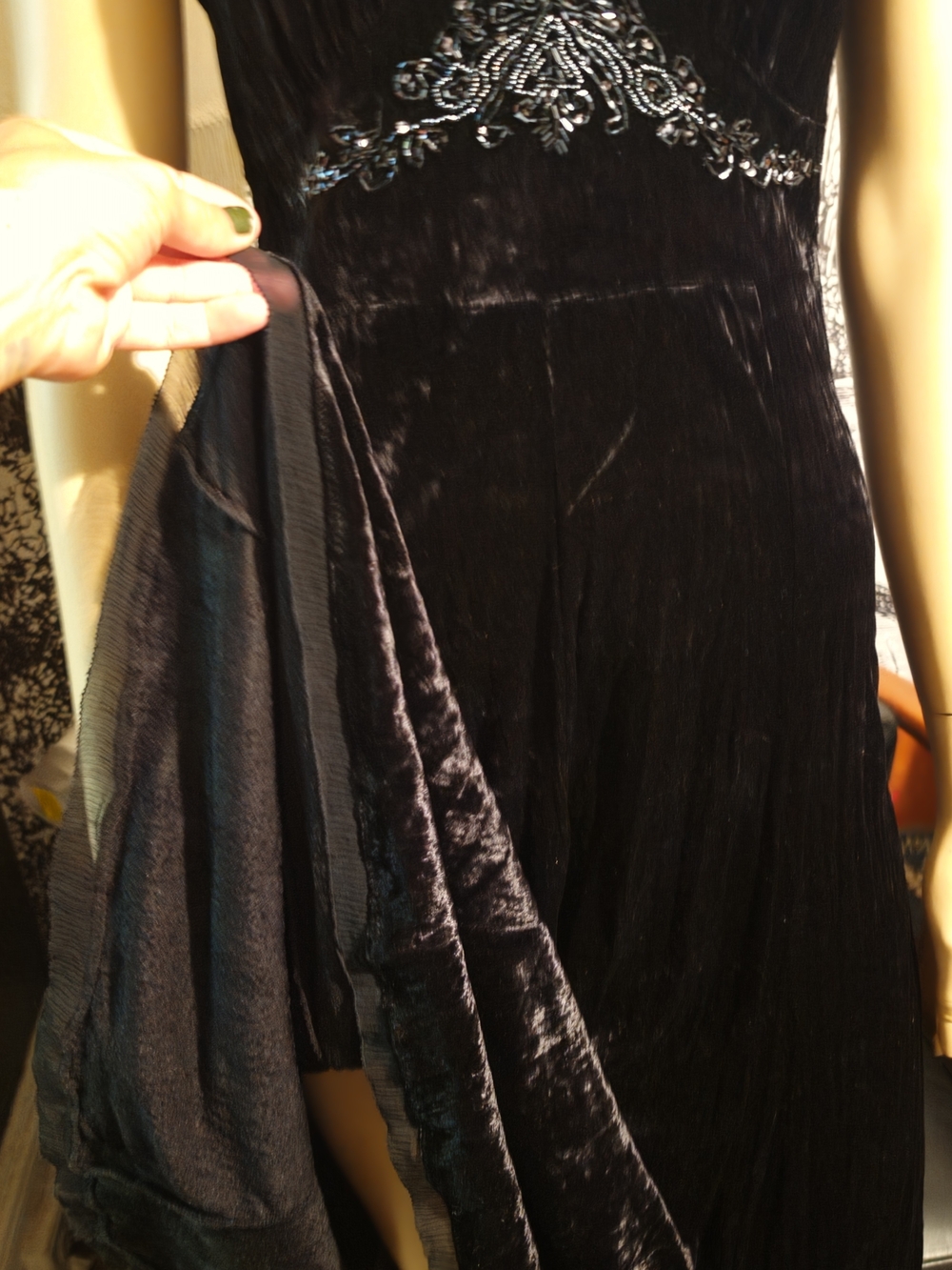 VTG Y2K Karen Kane Black Velvet Beaded Midi Dress M - Picture 5 of 8